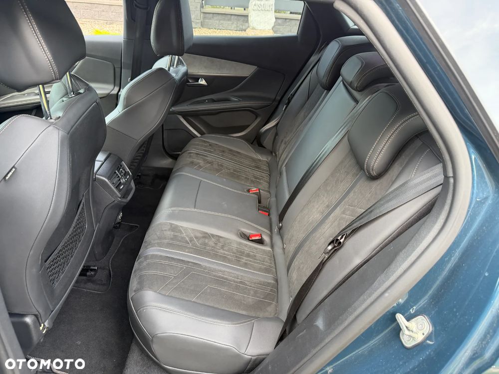 Peugeot 3008 1.6 PureTech HYbrid GT Line S&S EAT8 - 29