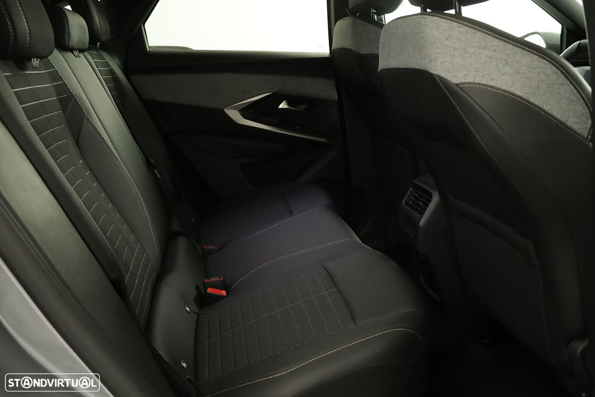 Peugeot 3008 1.2 Hybrid Allure e-DCS6 - 24