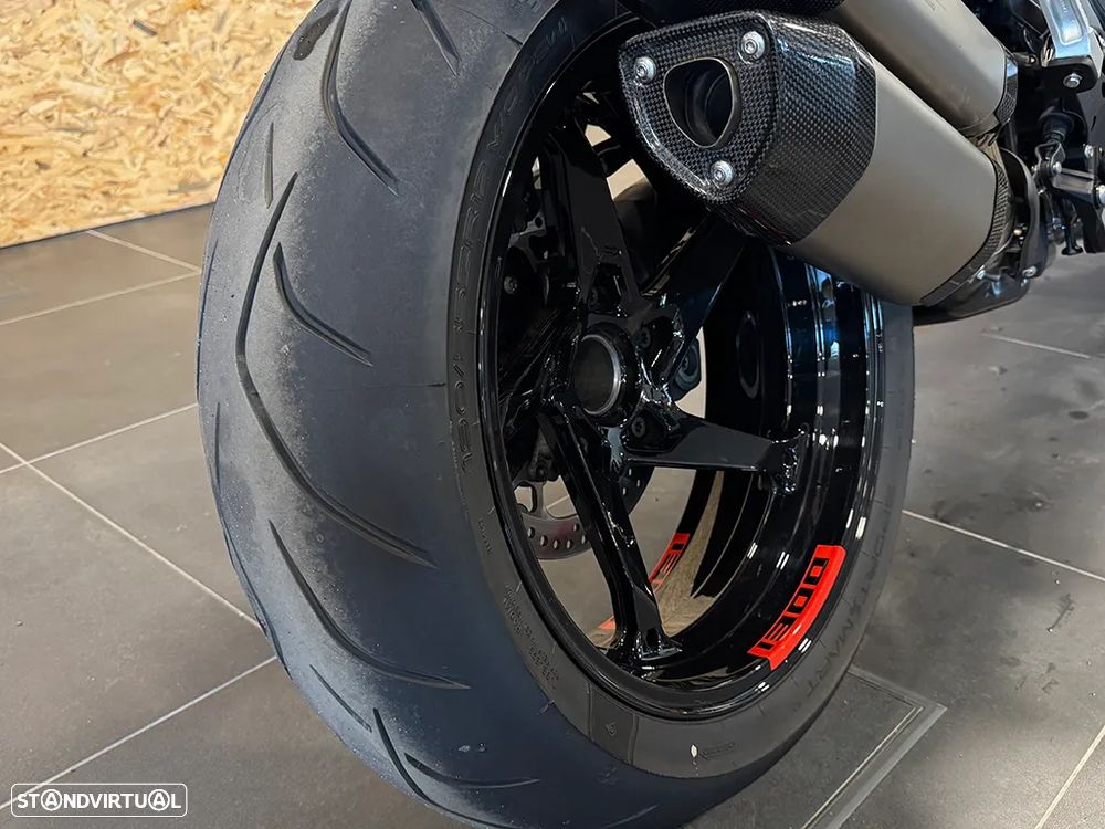 BMW R 1300 GS R 1300 R - 4