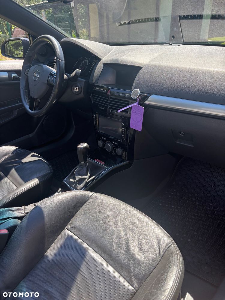 Opel Astra 2.0 T Cosmo - 5