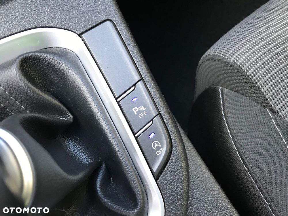 Hyundai i30 1.4 Passion Plus - 14