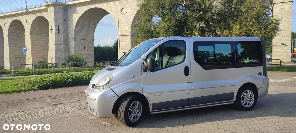 Renault Trafic dCi Passenger - 10
