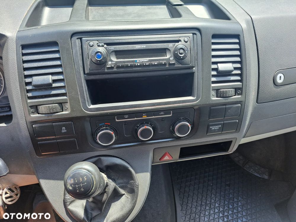 Volkswagen Transporter - 11