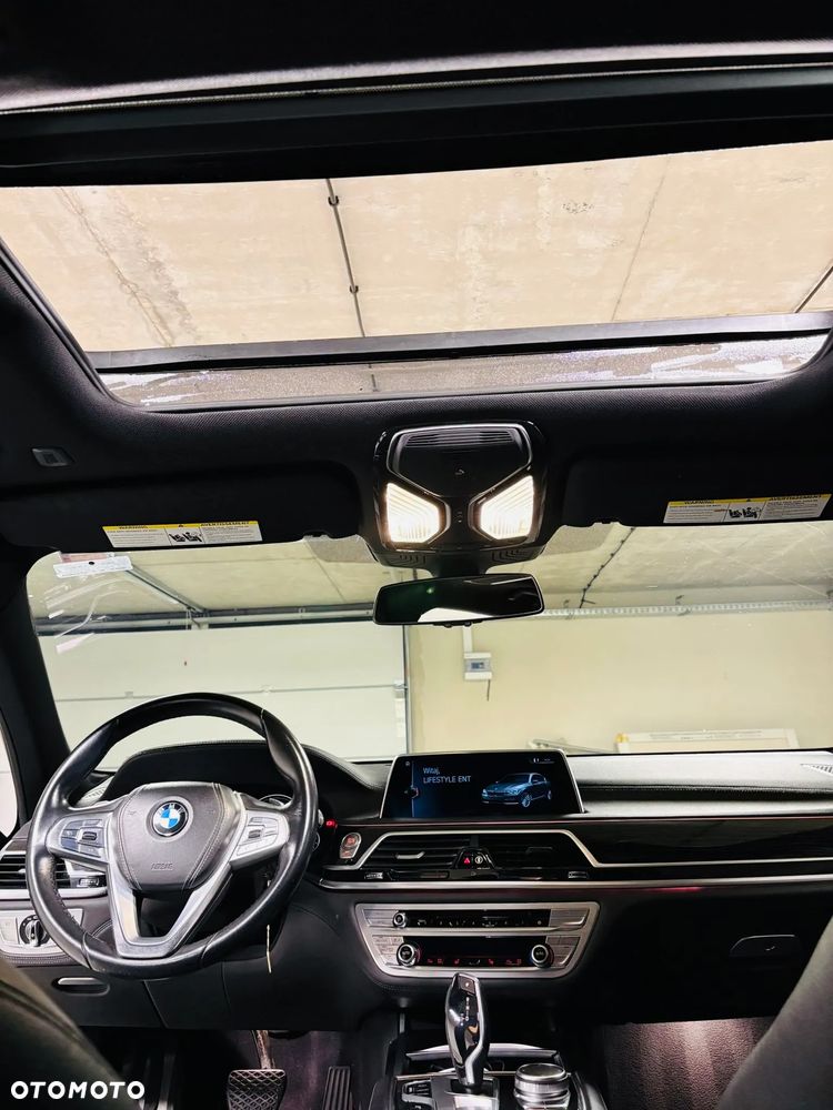 BMW Seria 7 740Li - 28