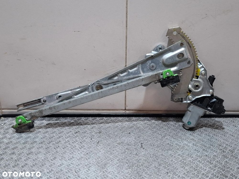 Podnośnik szyby mechanizm drzwi lewy tył Nissan Navara Rok 2017 nr 827313SB0B - 3