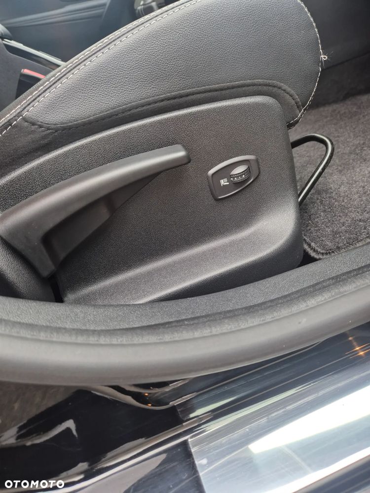 Renault Megane ENERGY TCe 130 BOSE EDITION - 12