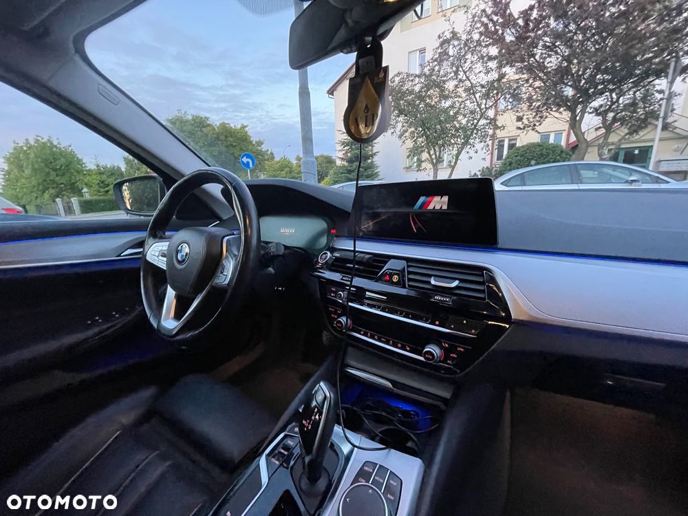 BMW Seria 5 520d Touring - 12