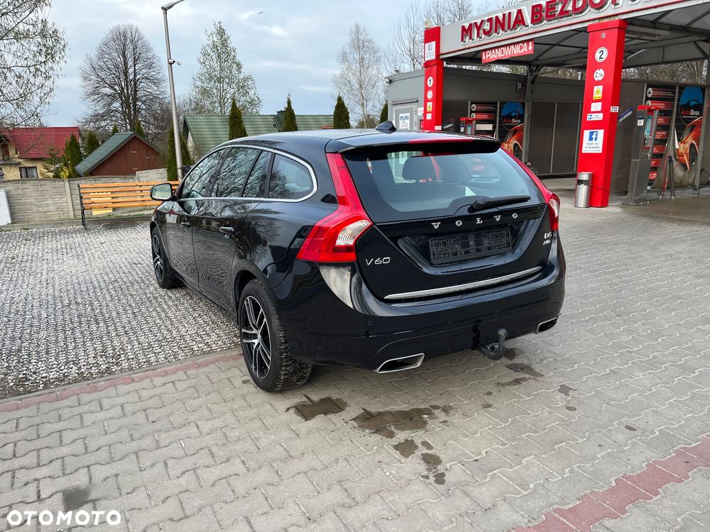 Volvo V60 D6 AWD Plug-in Hybrid R-Design Summum - 7