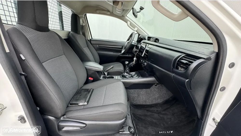 Toyota Hilux 2.4 D-4D 4X4 - 6