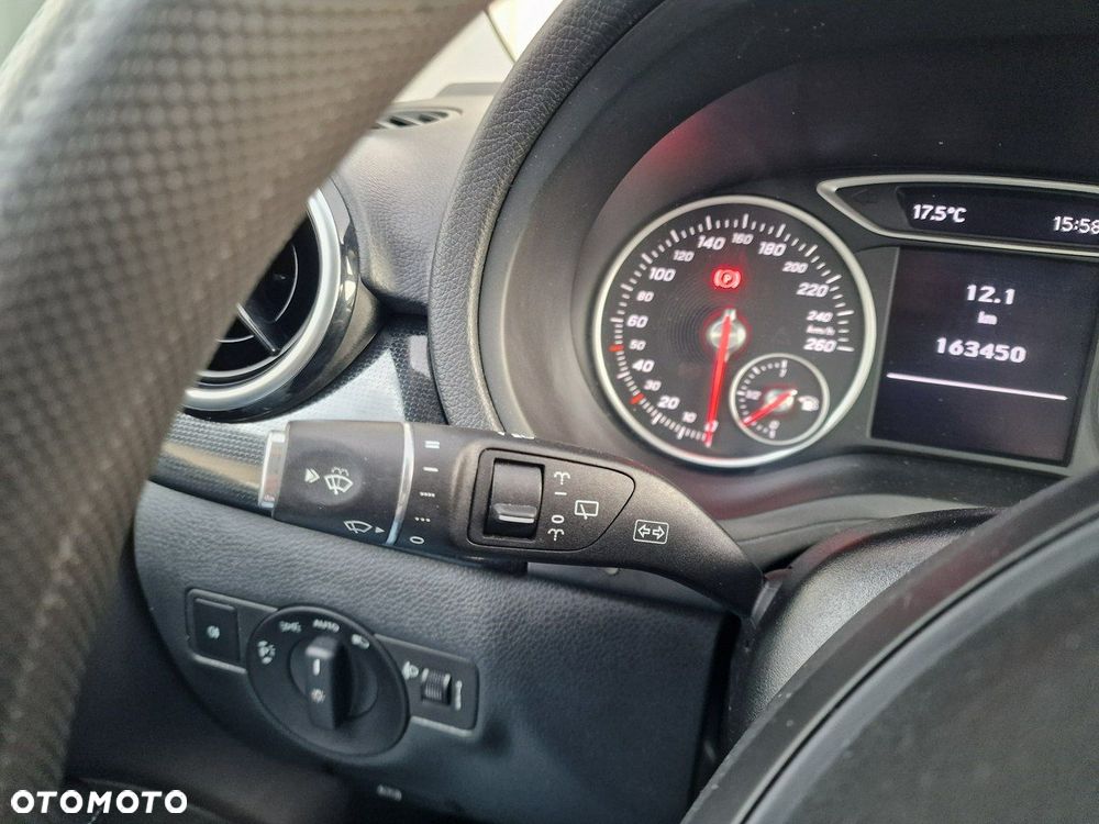 Mercedes-Benz Klasa B 180 Edition - 33