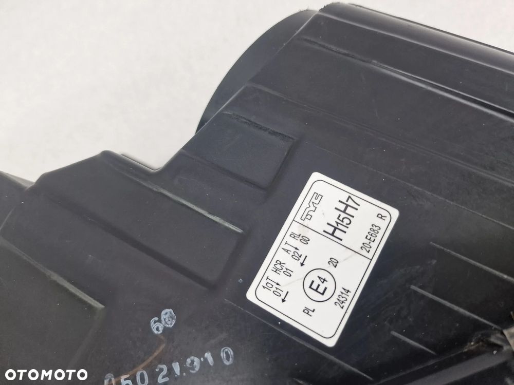 SKODA OCTAVIA 3 III 5E0 12- PRAWA ZWYKŁA LAMPA PRZEDNIA PRZÓD , NR AUKCJI LA554 - 9