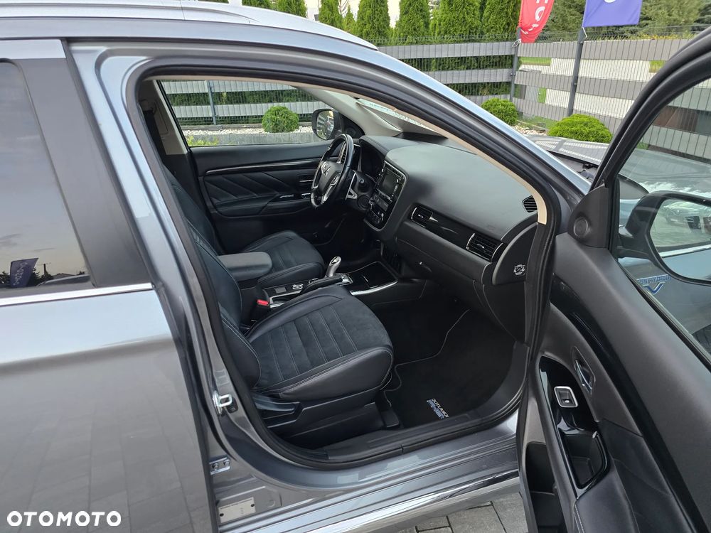 Mitsubishi Outlander - 13