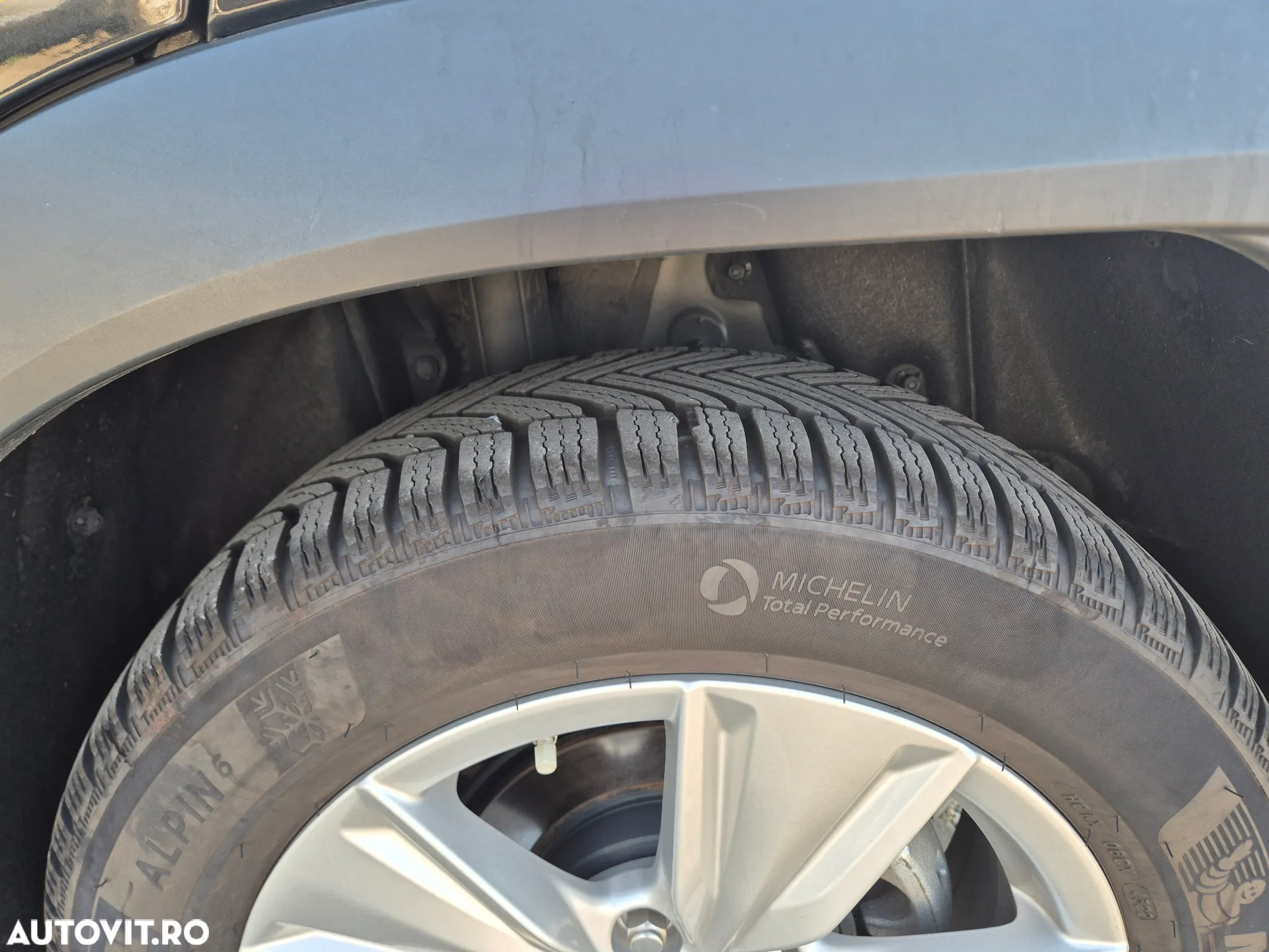 Lexus UX 250h FWD Business - 11