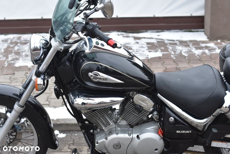 Suzuki Intruder - 24