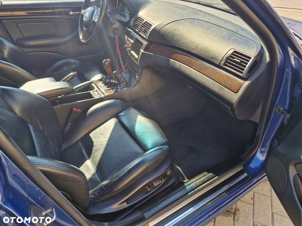 BMW Seria 3 330ix - 7