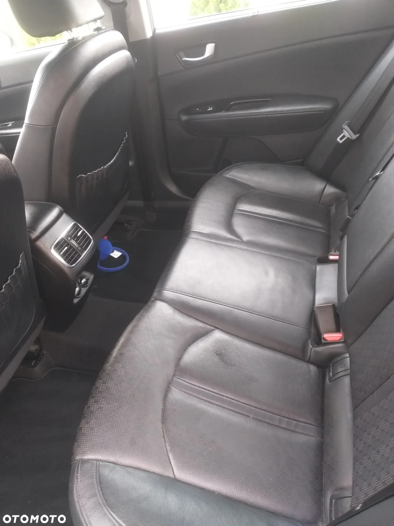 Kia Optima Plug-in Hybrid - 8