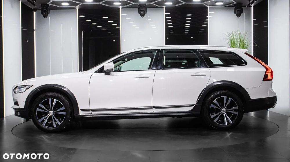 Volvo V90 Cross Country D4 SCR AWD Pro - 4
