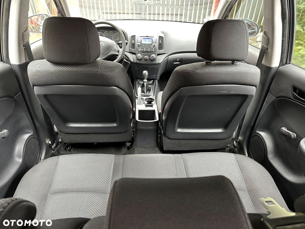 Hyundai i30 1.6 Classic + - 28
