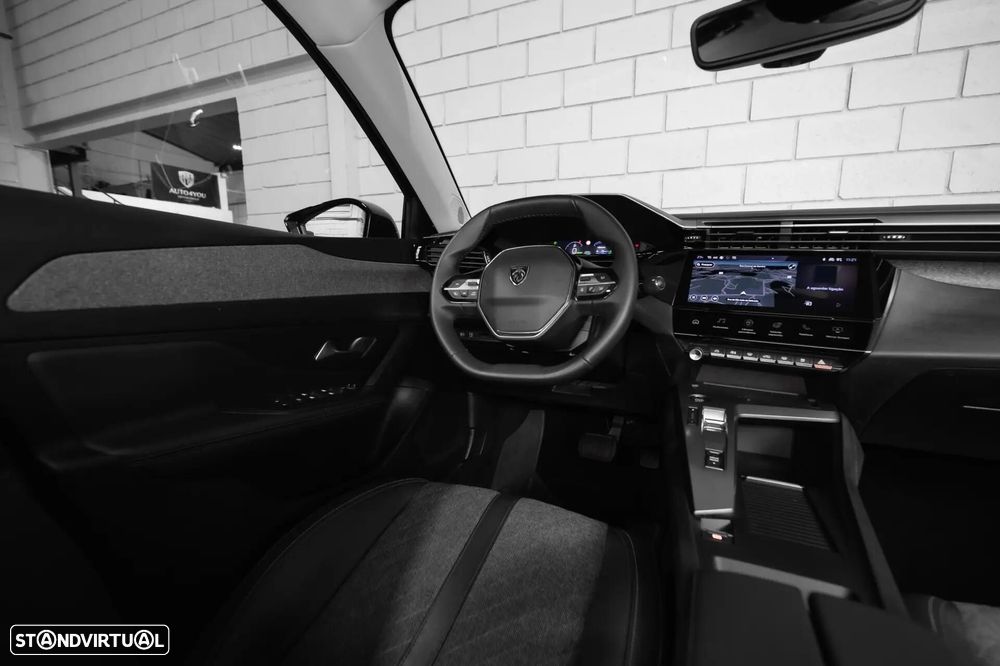 Peugeot 408 1.6 Hybrid Allure e-EAT8 — fotografia 26