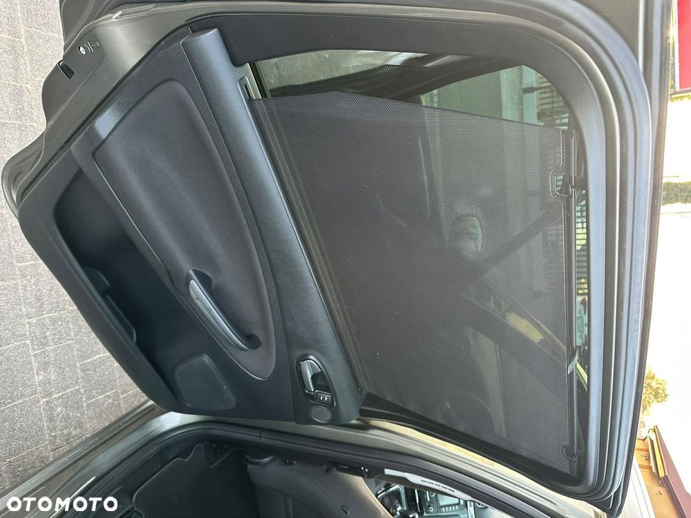 Ford Galaxy - 16