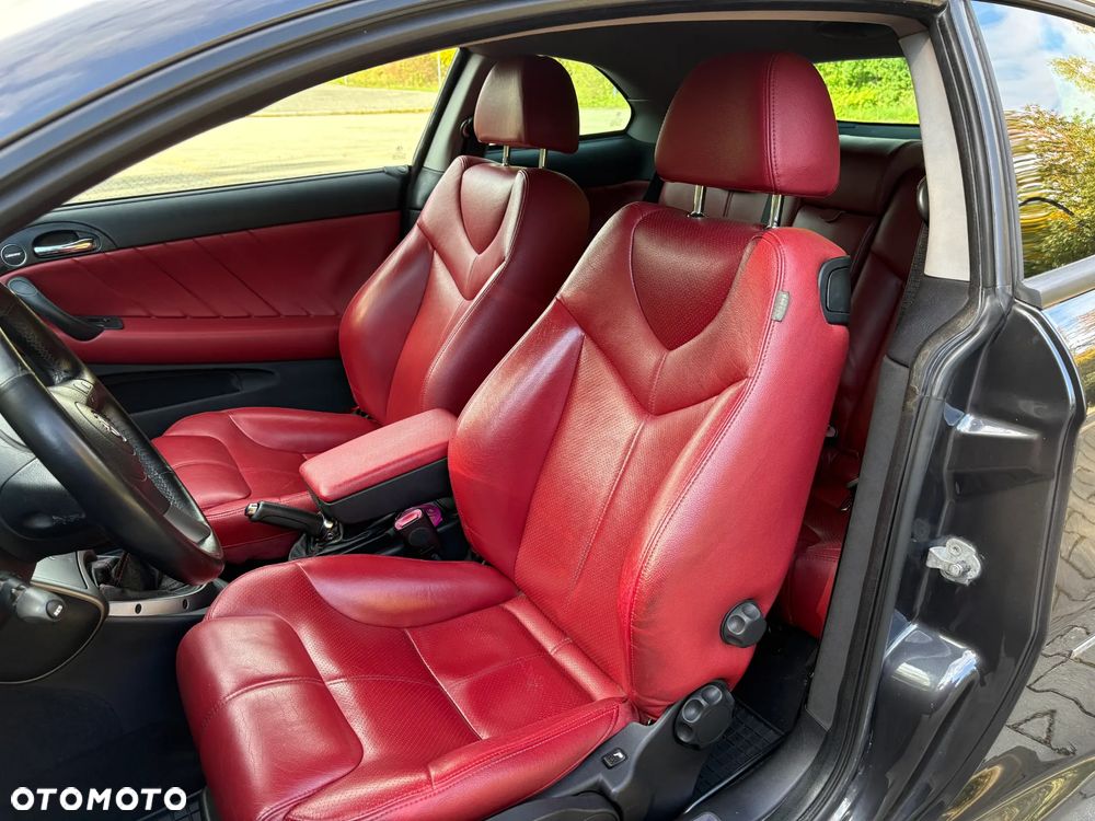 Alfa Romeo GT 1.9JTD 16V Distinctive - 27