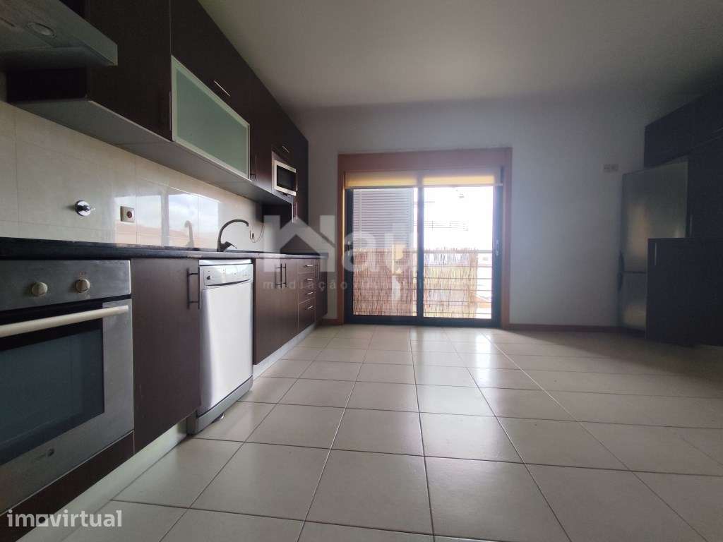 T3 com 2 lugares de parqueamento - Vila Serena - Grande imagem: 2/12