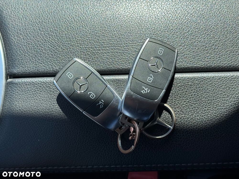 Mercedes-Benz GLC 300 e 4-Matic - 13