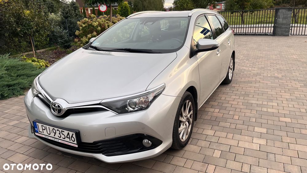Toyota Auris 1.6 Prestige - 3