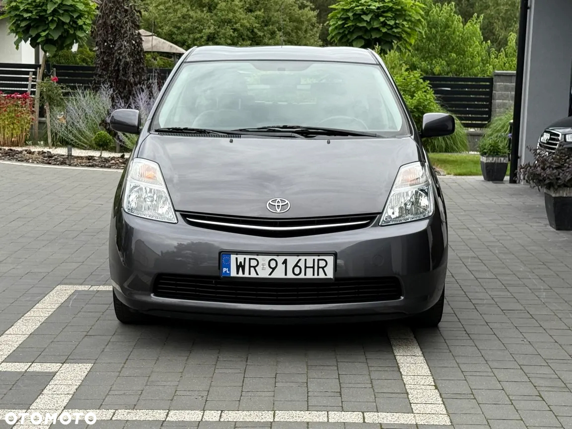 Toyota Prius (Hybrid) Sol - 12