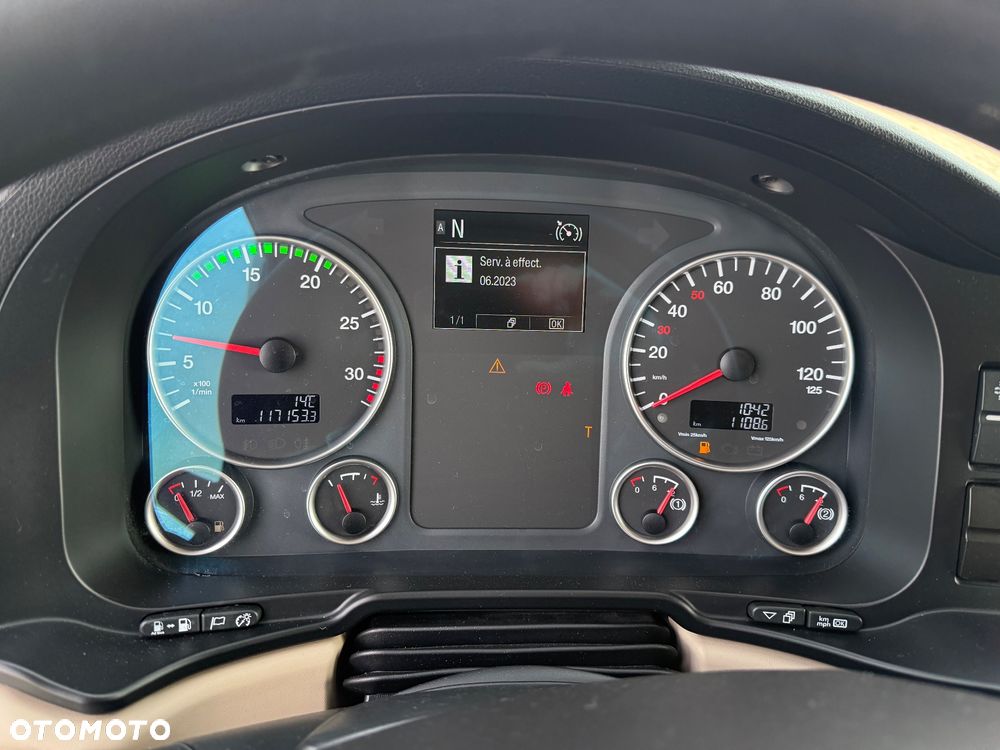 MAN TGL 12.220 / KONTENER + WINDA / 117 000 KM / ROLETA / TYŁ PODUSZKA / Z FRANCJI / STAN BDB / / / - 36