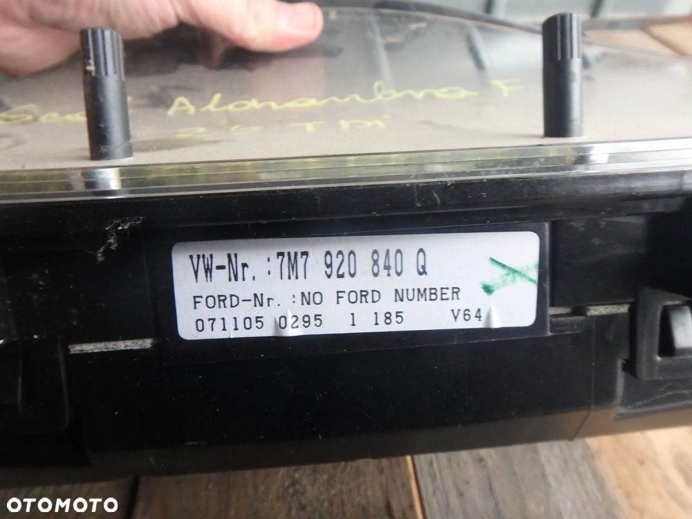 Licznik Seat Alhambra I lift 2.0 TDI - 2