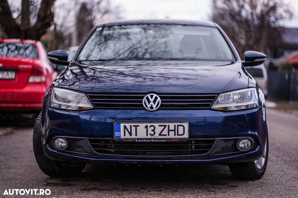 Volkswagen Jetta 1.6 TDI DSG Life - 23