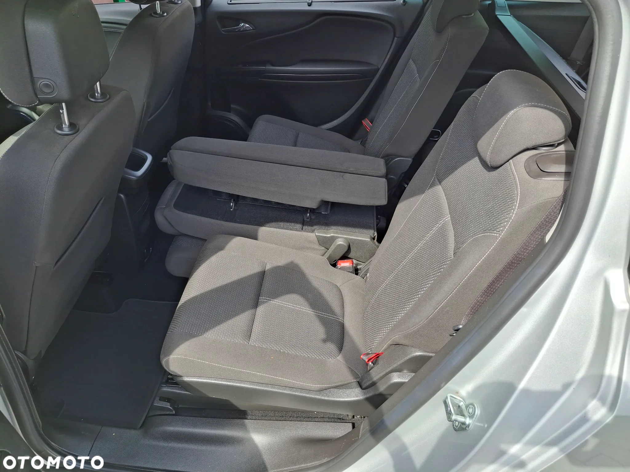 Opel Zafira 2.0 CDTI Enjoy - 32