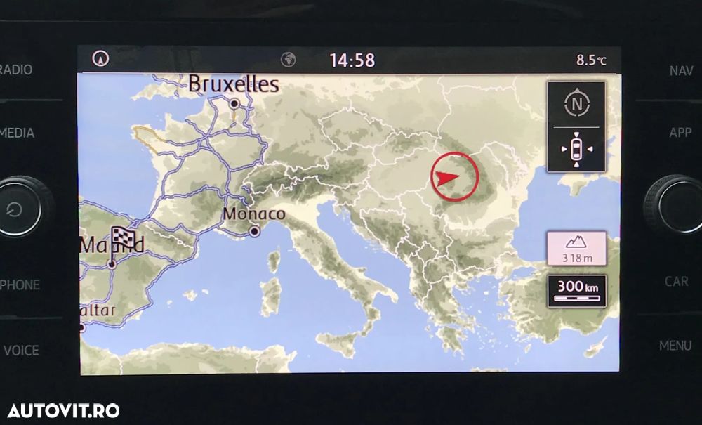 Volkswagen Touran 2.0 TDI SCR DSG Trendline - 25