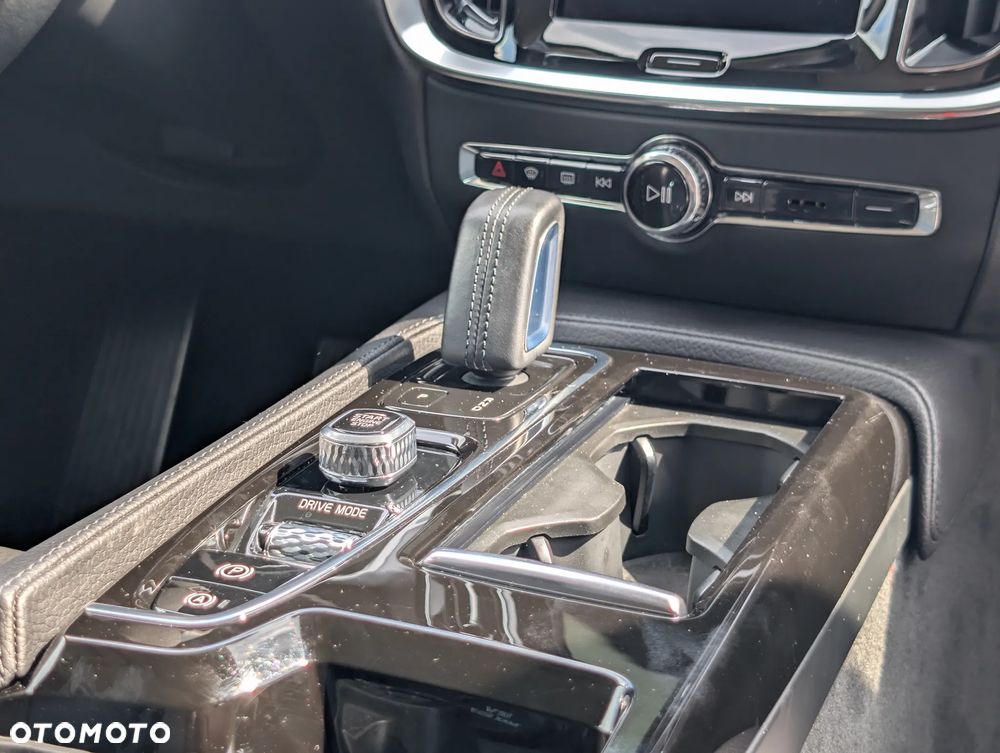 Volvo V60 T6 AWD Recharge Geartronic Inscription - 25