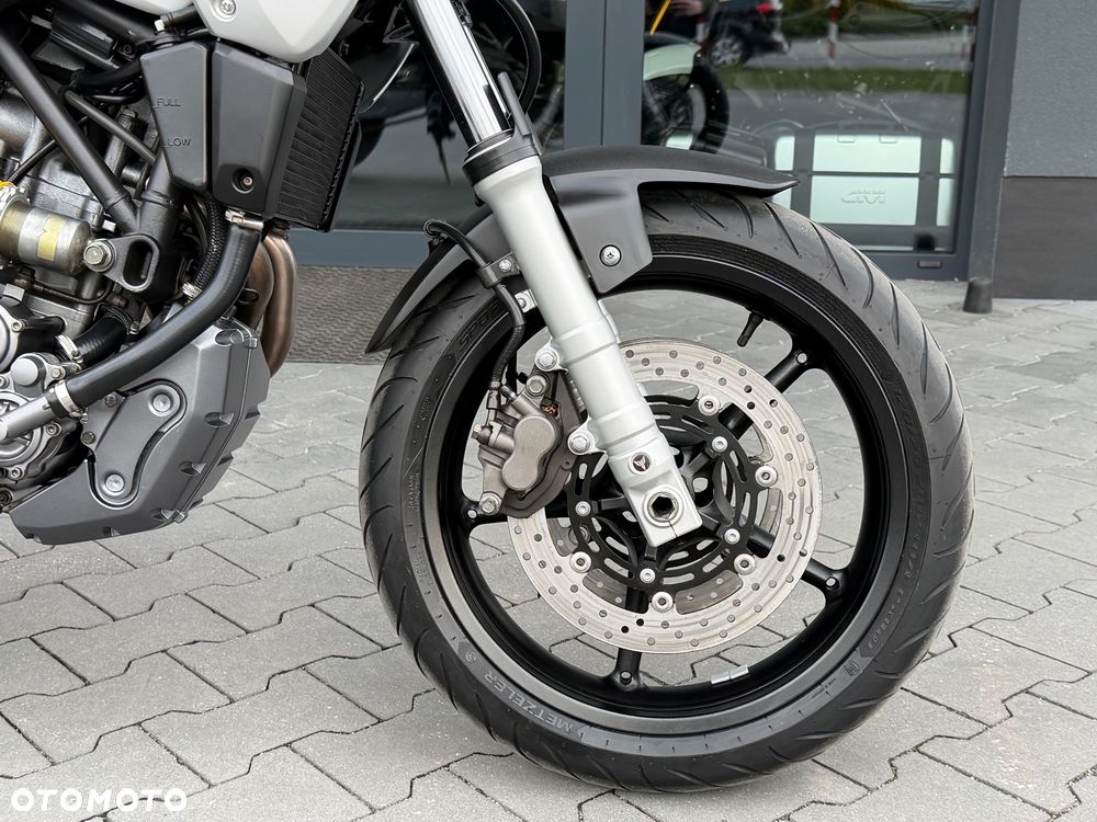 Yamaha MT - 9