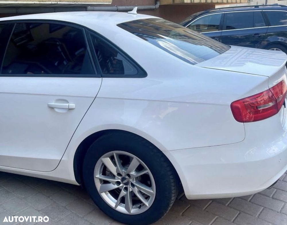 Audi A4 2.0 TDI DPF multitronic Ambiente - 3