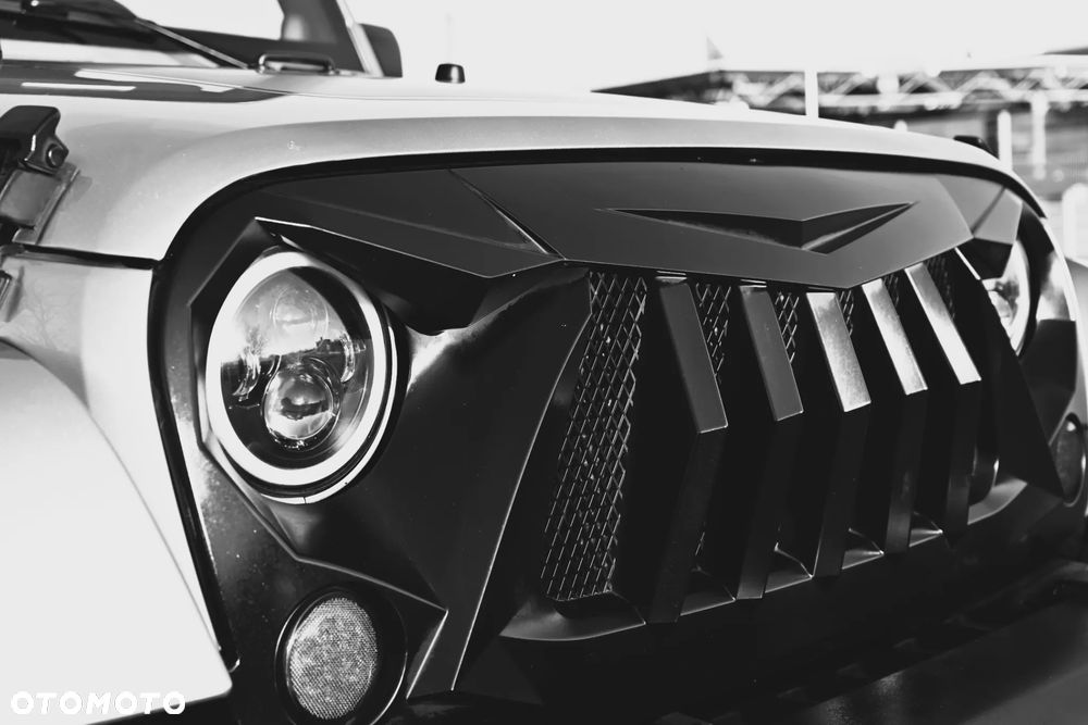 Jeep Wrangler - 25