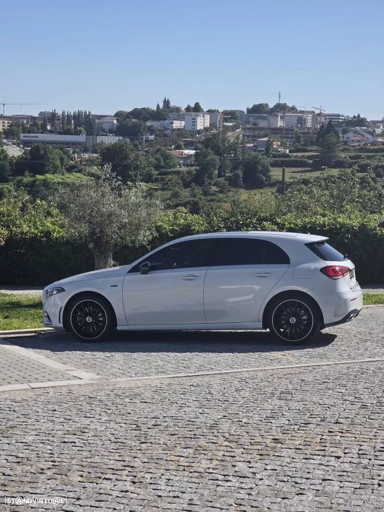 Mercedes-Benz A 250 e 8G-DCT AMG Line - 38