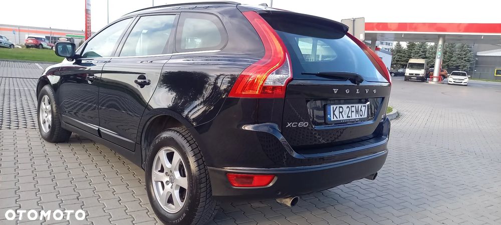 Volvo XC 60 2.4D Momentum - 9