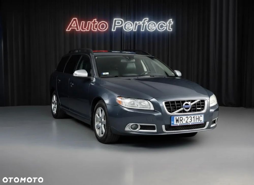 Volvo V70 2.5T R-Design Summum - 1