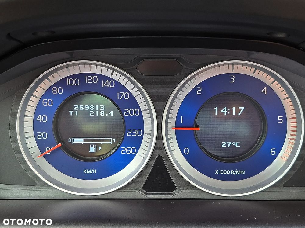Volvo XC 60 D4 RDesign - 24