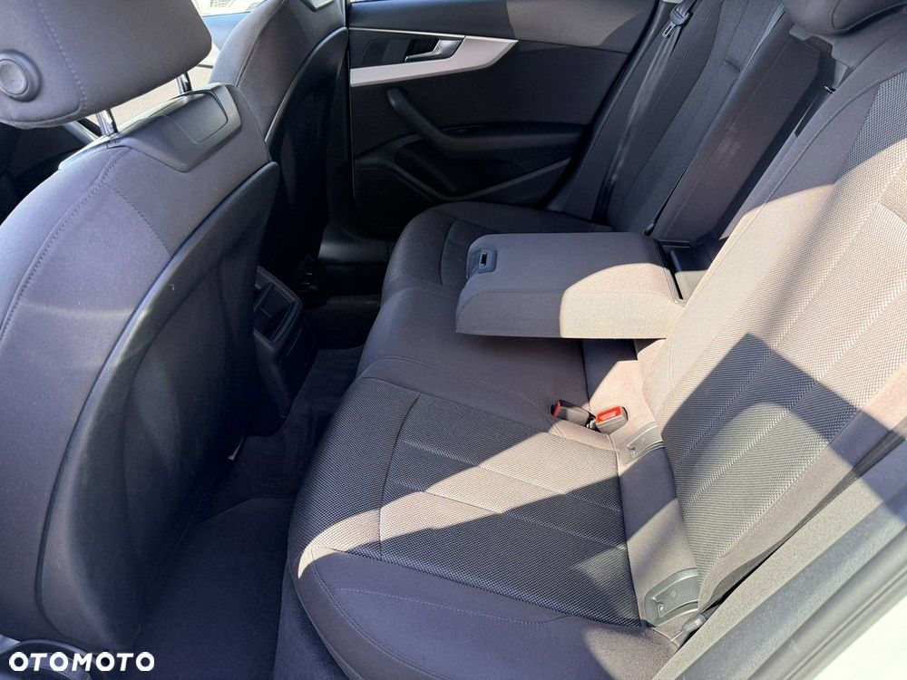 Audi A4 Avant 2.0 TDI S tronic design - 33