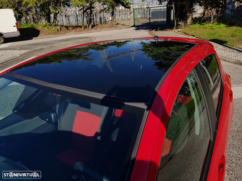 Toyota Yaris 1.4 D-4D Sport+P.Techno +T.Panoramico - 41