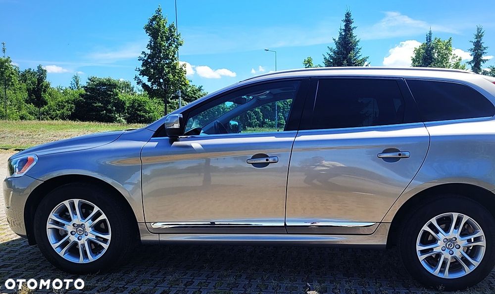 Volvo XC 60 T5 R-Design Momentum - 8