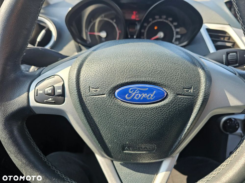 Ford Fiesta 1.4 TDCI Champions Edition - 11
