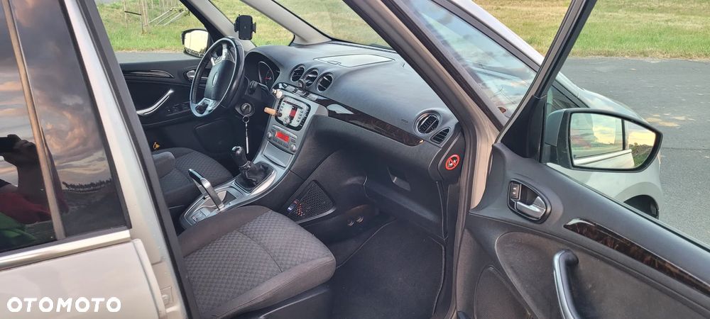 Ford Galaxy 2.0 Ghia - 11