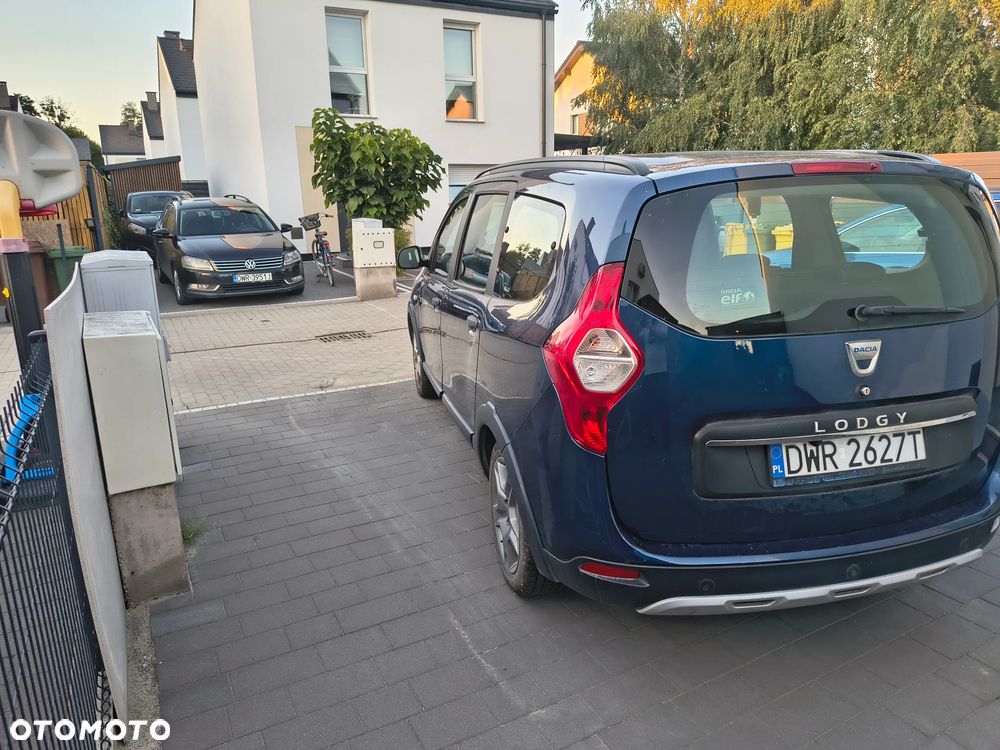 Dacia Lodgy 1.6 SCe Stepway S&S - 4