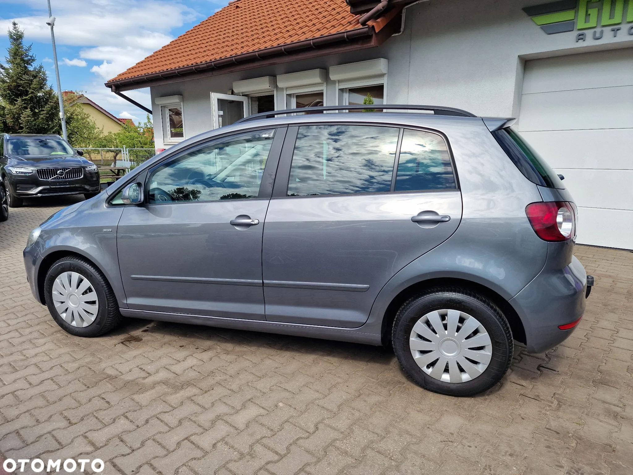 Volkswagen Golf Plus 1.6 TDI BlueMot Comfortline DSG - 9