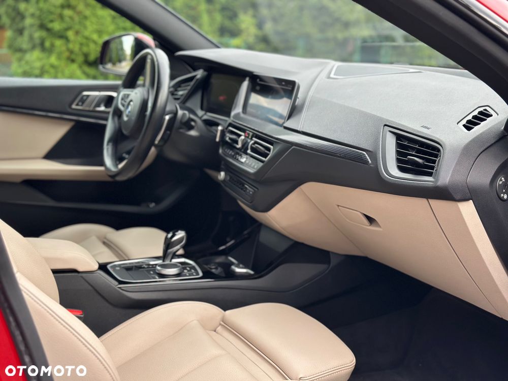 BMW Seria 2 218d M Sport sport - 9